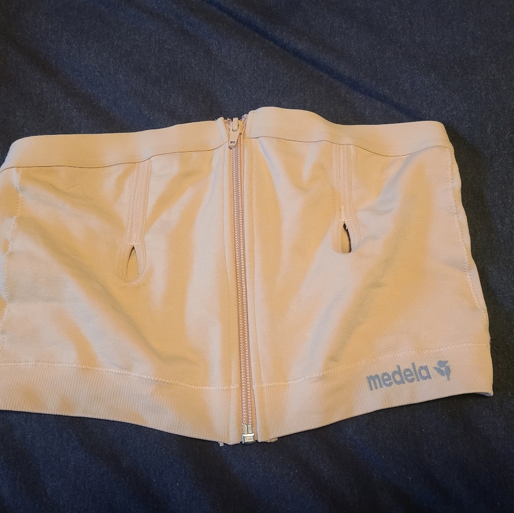 Medela Beige Women's Pumping Bra with Zipper